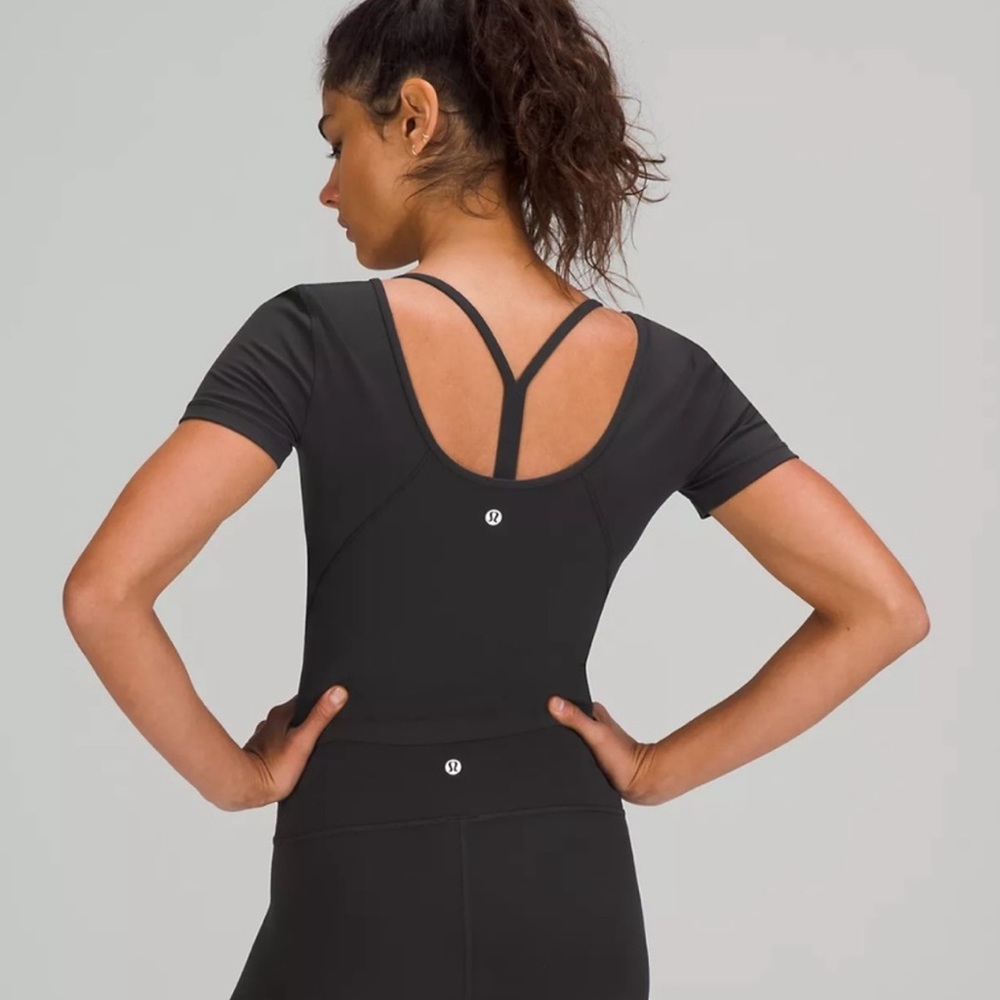 LULU Align Top size 8 NWT